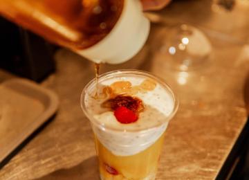 Iogurte com Frutas e Mel